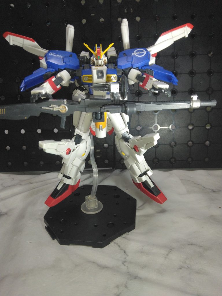 最後はEX-Sガンダムといえばの構えポーズ通常ver