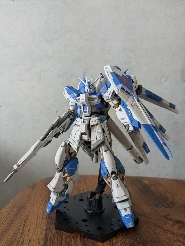 Hi-νガンダム単体です。