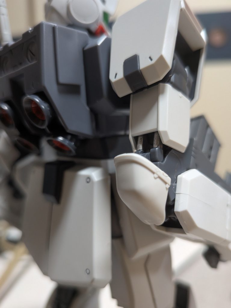 そして腕部も同様です…やっぱモビルスーツはいい…