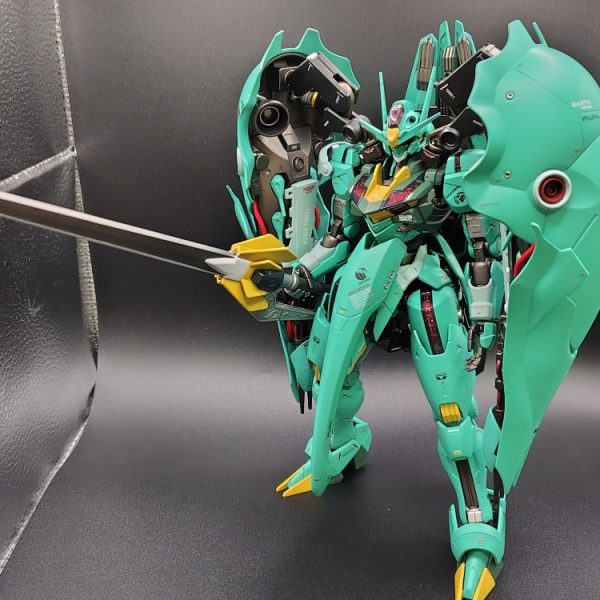 ガンダムエアリアル　ネオ・ジオン製フライトユニット装備