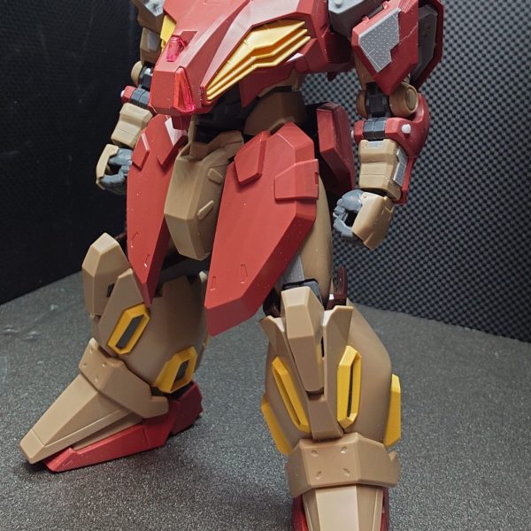 金土でちょっと二日酔いでバテてたので今日はまったりとメッサー腕部の加工をやってました段落ちモールド追加用のビットブレードをゲットしたのでちょっと掘ってみてます結構サックリ掘れるので楽しいですねあとはいつも通り面出し、筋彫りとプラ板の貼り付け加工を施してます&nbsp;（4枚目）