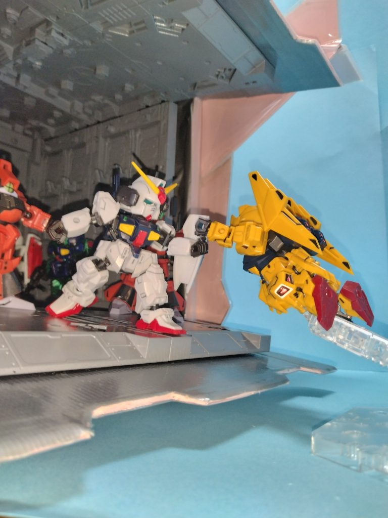 『大尉、カミーユ戻れ！』「カミーユ！行け！」「乗って！」「ガルダが…。」「行けカミーユ！」「大尉も！」「おう！」「行きます！」「届くか？」「やった！！！」「ほぅ…。」&nbsp;次回　第十三話　シャトル発進君は刻の涙をみる………