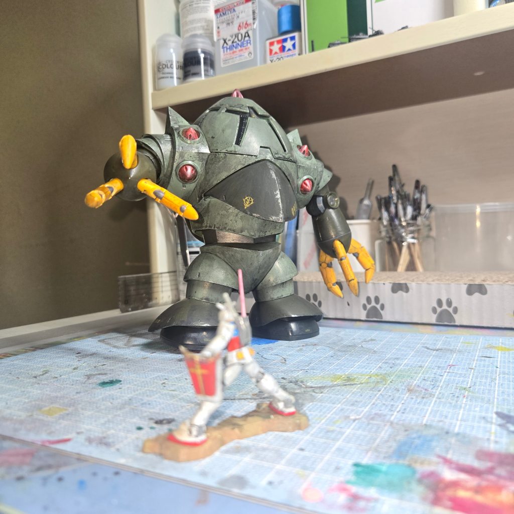 チョコサプガンダムと最後に1枚合わせ目消しはイッパイですが作りは単純だけどディティールがいっぱいで完成後の満足度は👍でした‼️&nbsp;