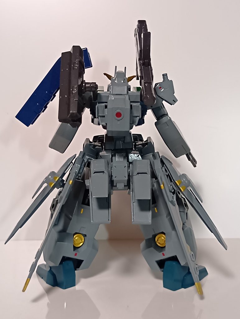 ○第一形態バスタード・セラヴィガンダムに追加装備を施した状態。手持ち武装はGNビームライフル1丁。擬似太陽炉付きバックパックにフィジカルバズーカとGNミサイルポッド、腰にGNブースターを装備する事で攻撃力と機動力を向上させている。左肩には防御兼カウンターウェイトとしてティエレンのシールドを取り付けている。
