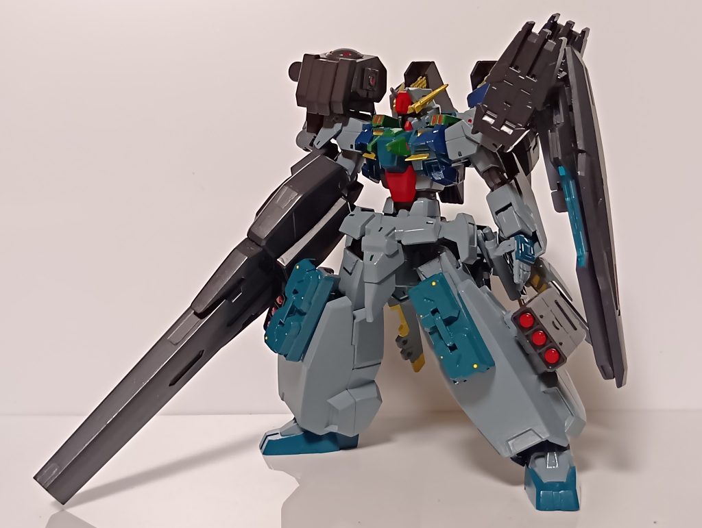 ○バスタード・セラヴィガンダム・リペアードプロミネンスユニットごと大破したバスタード・セラヴィガンダムを修復・改修した機体。色々やったけど、ダイバーT.Kにはこれが一番しっくりきたようで、これ以降は中遠距離での砲撃戦仕様の形態で固定されている。&nbsp;
