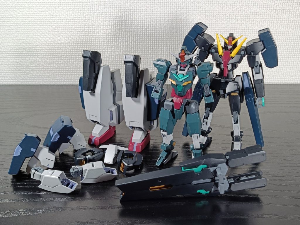 【エクソプラネッツアーマー】系外惑星を意味する「エクソプラネッツ」の名を冠するプラネッツアーマー郡。ドッキング後の名前は「元機体名＋ex」となる。(セラヴィー＋ex＝セラヴェクス)設計としては従来のプラネッツアーマーとは違い、フェイクニューのようなアルスコア系アーマーに似るため、単独での飛行形態を持たない。