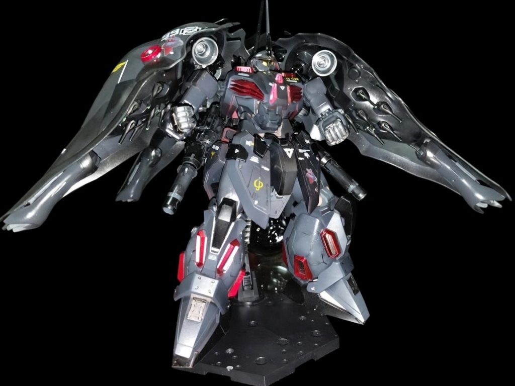 武装:・N-99型ファンネル×24基・グラムブレイカー・アークブラストロングレンジハイパービームライフル・ミサイルポッド( 12発/12発)×2基・ロングビームキャノン×2基・ヘッドバルカン・バインダーパルスキャノン×4基・メガビームサーベル×2本