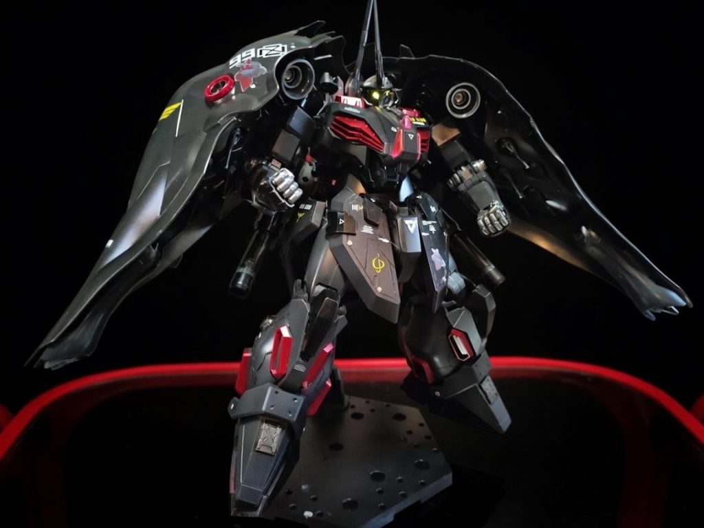 武装:・N-99型ファンネル×24基・グラムブレイカー・アークブラストロングレンジハイパービームライフル・ミサイルポッド( 12発/12発)×2基・ロングビームキャノン×2基・ヘッドバルカン・バインダーパルスキャノン×4基・メガビームサーベル×2本