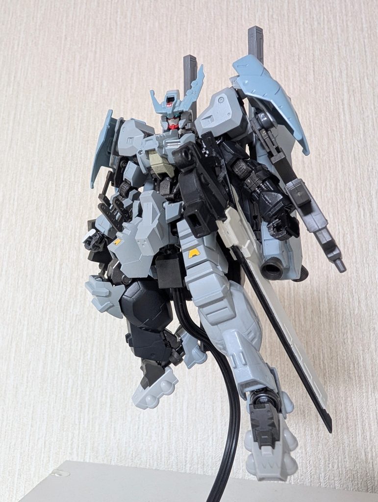 フル装備ブレードライフル×1ライフル×2バズーカ×2デモリッションナイフ×1バスタードチョッパー×1ナイフ×2小型シールド×2