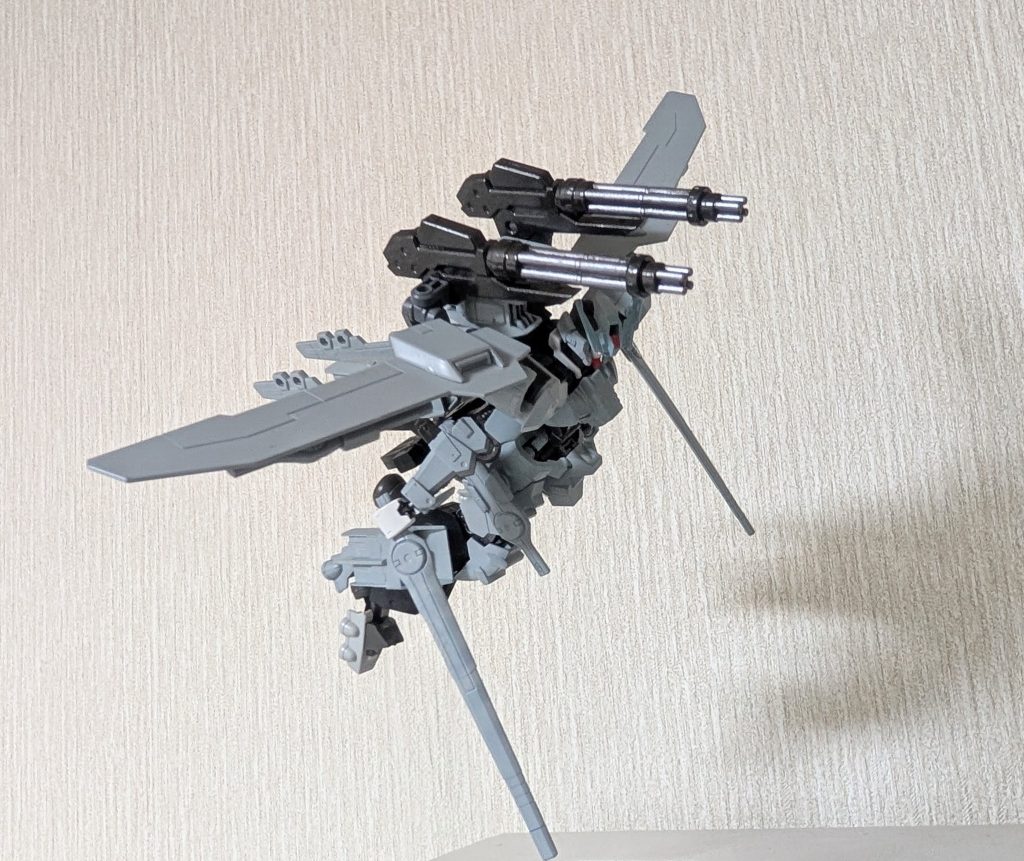 モンテーロとのミキシングというか、素体を変えただけのモンテーロというか…