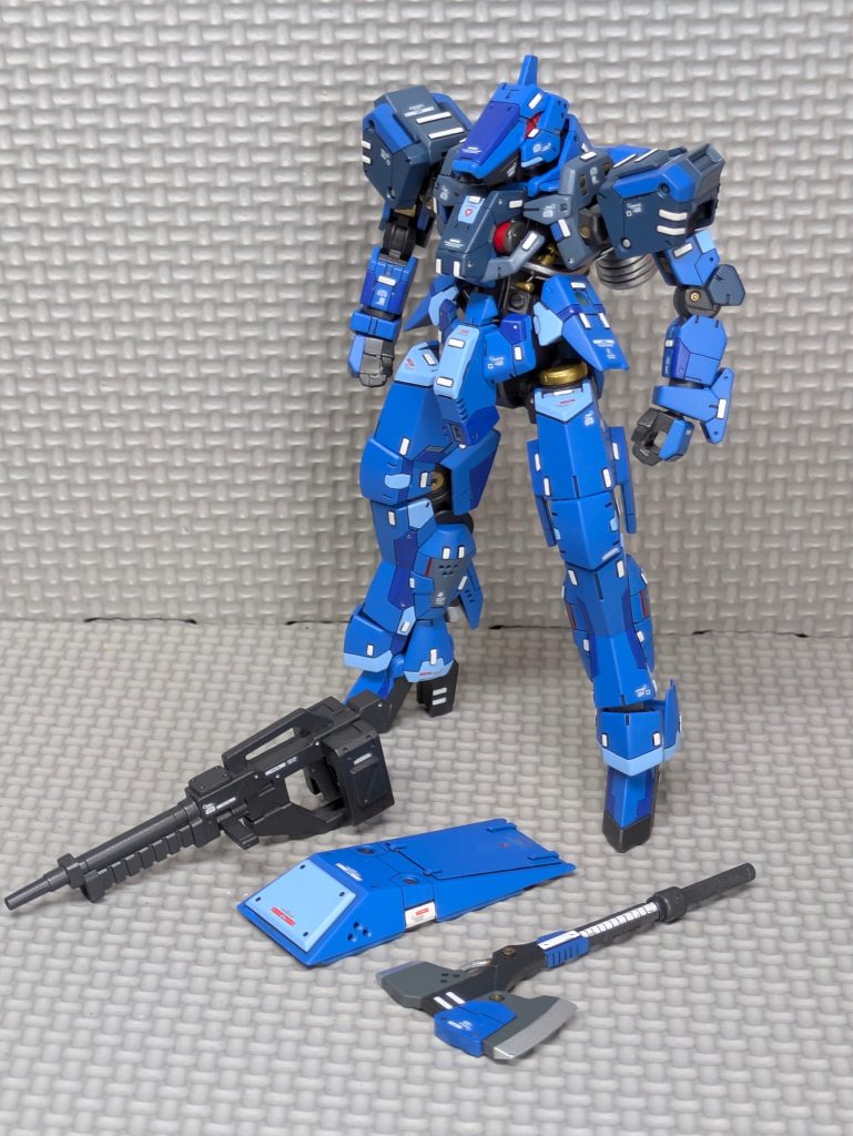 装備は3つ。シールドは自作しました。