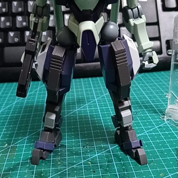 色々とザウォートをベースにした改造を見て影響されて自分もやってますザウォートの胴体にファラクトの前腕を載せてビームキャノンに見立ててみたりしてます（5枚目）