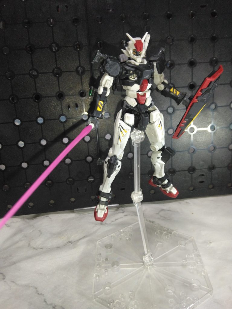 あちらの世界のガンダムっぽく。