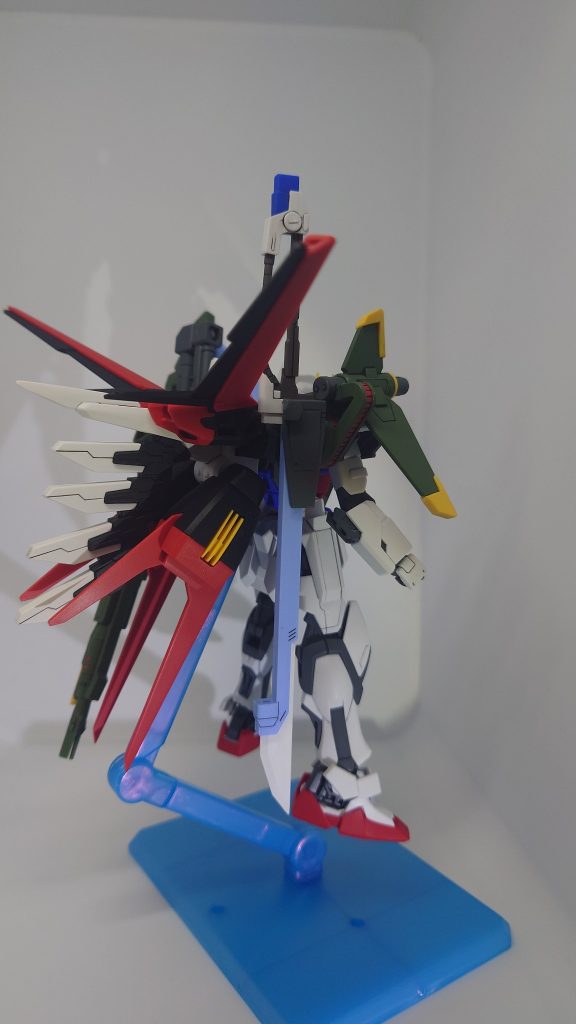 パーフェクトストライクガンダムは、とりあえずすべてのせちゃえ〜の機体です。私は好きです。この無茶な設定（笑）