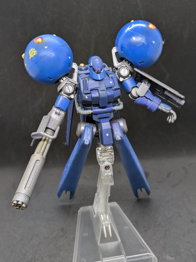 【スターダストメモリーについて】1991年にOVAで展開された一年戦争とゼータの時代の中間のストーリーである。ポケットの中の戦争同様、アムロとシャアは出てこないが、一年戦争で敗戦したジオンと勝利した連邦軍のその後が描かれている。発売当初はジオン軍人の誇りと連邦軍の腐敗が話題になったが、時代も流れ現在ではジオン残党のただのテロ行為という解釈が強くなっている作品である。私もジオン軍人なので、その批評には異を唱えたいが、残念ながらその意見をひっくり返す持論は持ち合わせていない。同様にジオン残党の星の屑作戦を阻止、盗まれたガンダム試作2号機奪還の任務に当たったアルビオン隊も当時は任務を全うとする連邦軍の矜持が評価されたが、こちらも「無能な働き者」として現在では厳しい評価を受けている。私は使命のために全力を尽くす事は美徳と思っているが、必ずしもそれは評価されない、ということも教えてくれた作品である。小難しい事を書いたが、サイドストーリーながらガンダムシリーズの足元を固めた良作であることは間違いがない作品だと個人的には思っている。語るには3日あっても足らない。