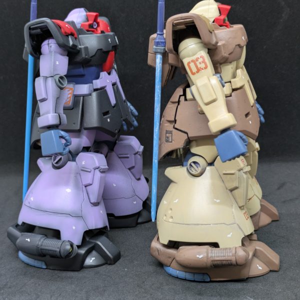 いつもお世話になっております。ガンプラ愛好家のまお大佐です。一人星の屑作戦第3弾として製作中のドム・トローペンですが、塗装まで終わりました、これからウェザリングを施そうと思います。失敗する前にきれいな状態のものを残しておこうと思いました。道具は揃ったので色々試したいと思います。（4枚目）