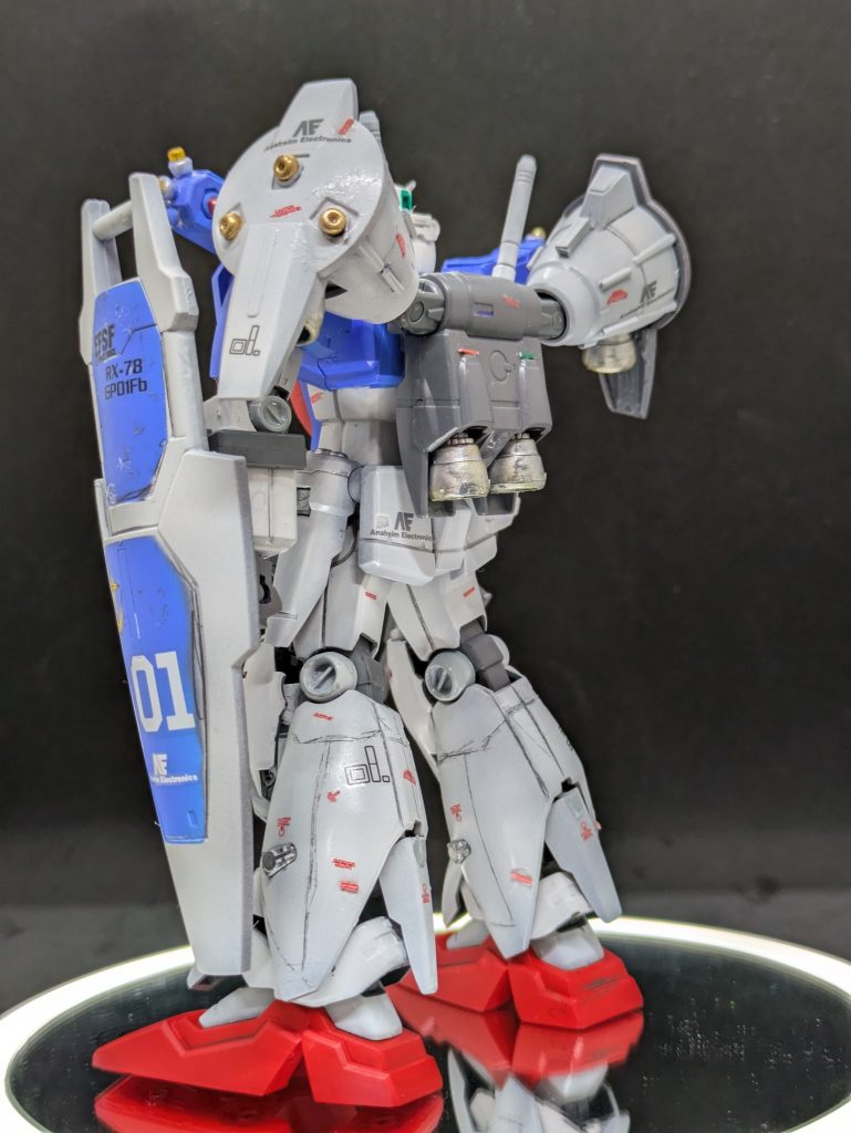 【ニナ・パープルトン】&nbsp;0083最大のタブー。やはり語らなければならないでしょう。ガンダム3大悪女にあげられる彼女ですが、本当に悪女なのでしょうか？脚本の都合という身も蓋もないことをいうとむしろ犠牲者なのでは？ガトーとの関係性は双方にマイナスでしかないですよね。そういうストーリーがあったのは仕方ないとして、問題シーンはやはり最終話のコウに銃口を向けて発砲し、コウを捨ててガトー（元彼）と逃亡。それなのに最後にしれっとコウの前に戻ってきて、満面の笑み。女って怖いですね〜。私の経験上では散々元彼の文句を言って、結局元鞘という女性は一定数います。こういうとニナが安っぽくなってしまいますが、そういう女性だと思うしかないかも。後はコウ次第ですね。外野がどうこういうものでもないかと。客観的には悪女というかク○女ってところですかね。でもコウが許せれば案外とその後は上手く行く気もします。二人とも若いですし、修復は可能です。恋愛とは周りがどう思おうが当事者が認め合えれば成立しますしね。美人ですが、ニナが好きという方は少ないかなー。