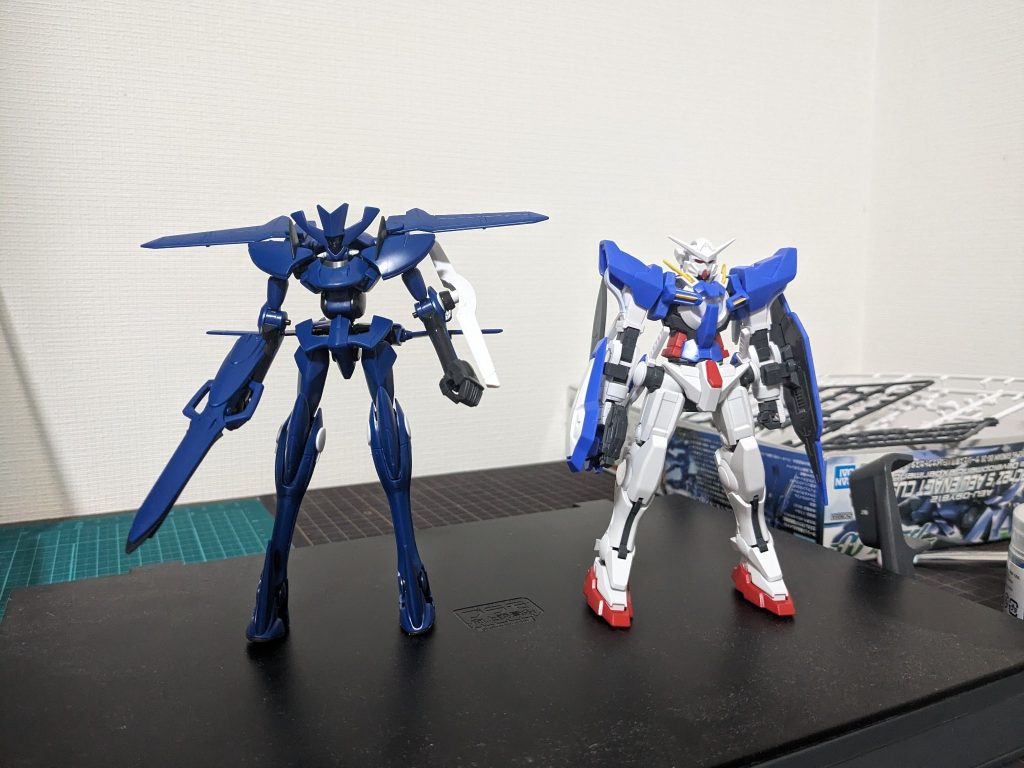 エクシアvsAEUイナクトカスタム