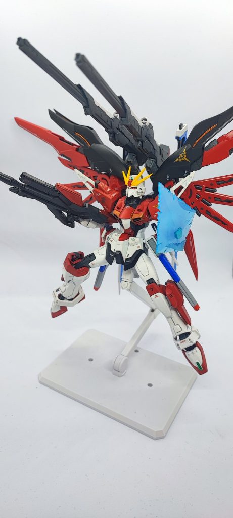 テレスコピックバレル延伸式ビームキャノン。サテライトキャノンから変更された武装で、威力は劣るもののサテライトキャノンの8割近い威力は発揮可能。またある程度の連射も可能になっている。驚異的なのはその射程距離で地上から月面の裏側まで届き、地上からでも宇宙での戦闘をサポートできる。