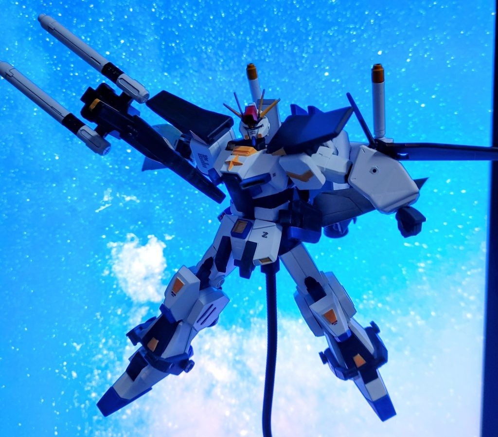 ZZのシグネチャーポーズです。 HG ZZはやはりポージングに弱いですね。バンダイは早くRG ZZを発売してください！