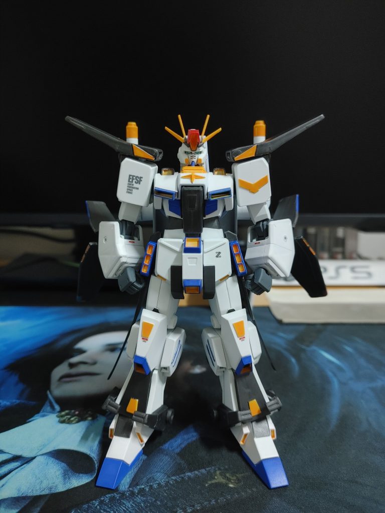 HG ZZをベースに、腕はアレックスのものを使用、その他にはスクラッチビルドで進めました。