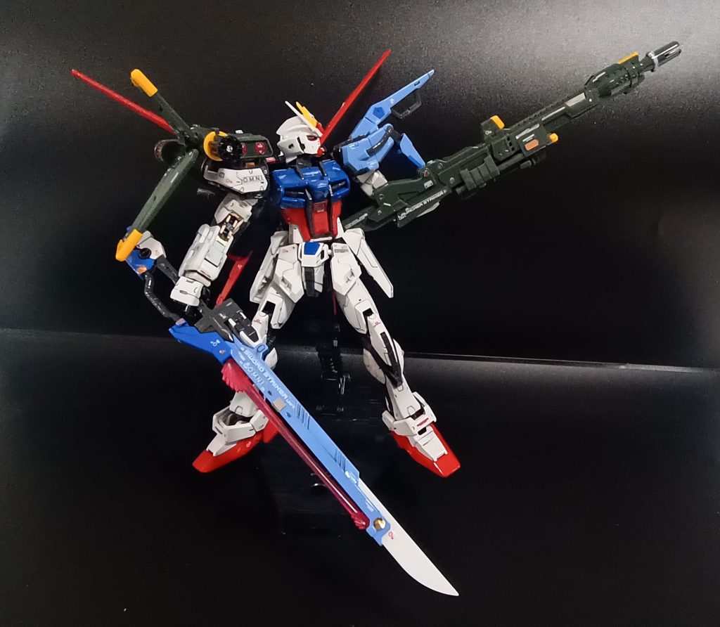 以上RGパーフェクトストライクガンダムでした！初のRGでしたがパーツが多く細かいものもあり難易度は高かったです😰（ 皆さん結構RG投稿されてますがこんなに難しかったとは！)　ただ情報量多くて完成した時の達成感は抜群ですね！また機会があれば他の作品にも挑戦してみたいと思います！ご覧頂きありがとうございました！