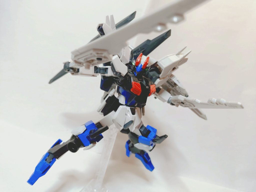 専用ブレイドジェネラルストライカーに装備された近接武器。手持ちで装備出来て二刀流を活かした戦闘を行う。