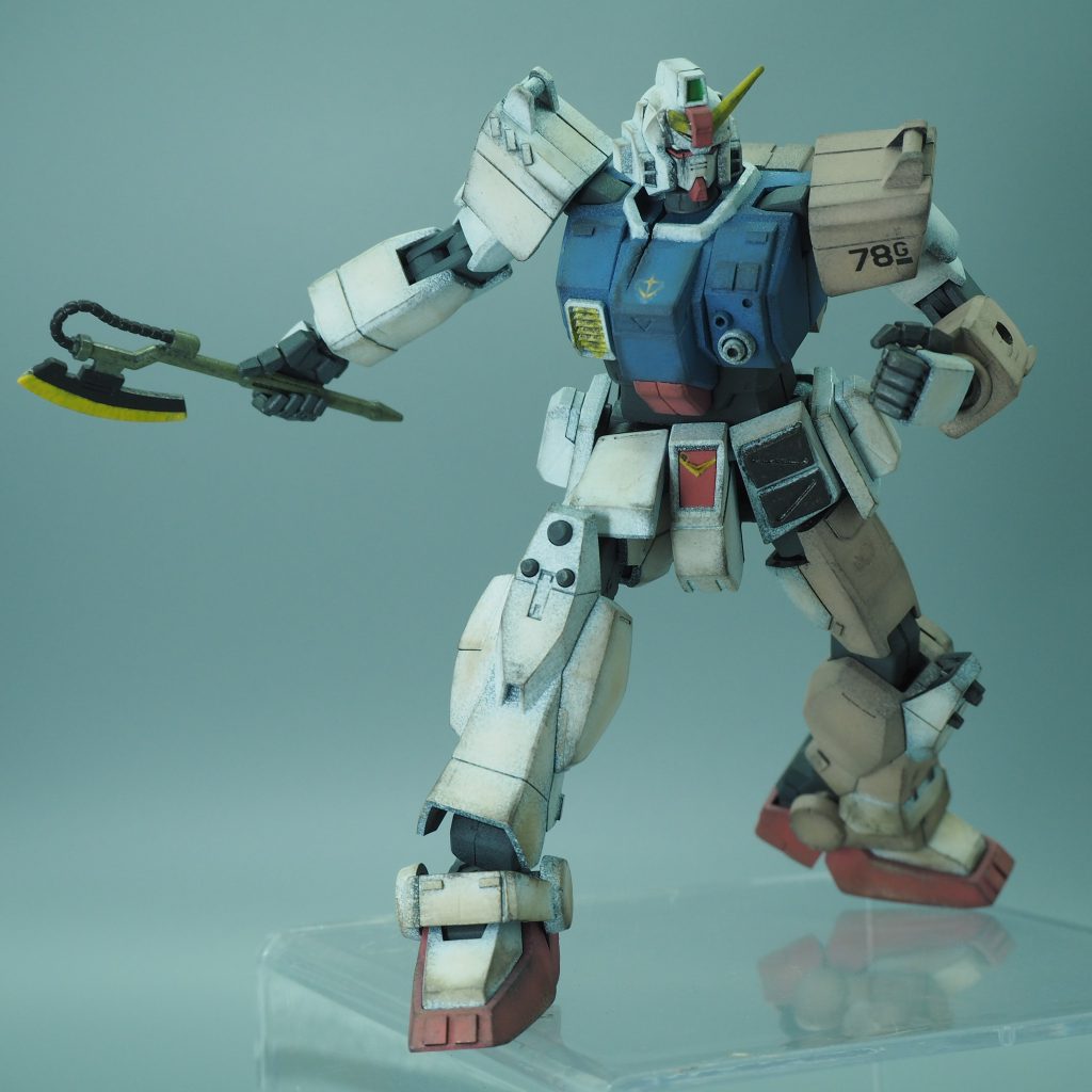 バックパックを旧キット(08小隊版HG)のものに変更ウェポンラックは装備できませんが、RX-78然としたシルエットになりました。