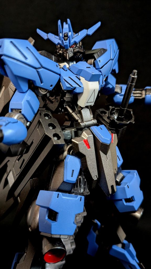 ガンダムヴィダール – 模型屋さんで勧められたアクションベースを添えて