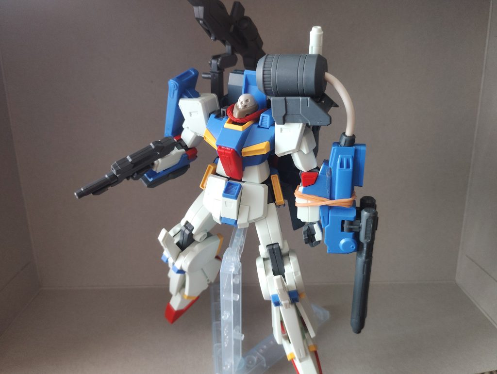 作品名：改造中…<p>左腕はいい感じ(gundam-kao3) バックパックの左側に何をつけるか迷い中。 サーベル、ミサイルポッド、サブアーム…うむむ…</p>
