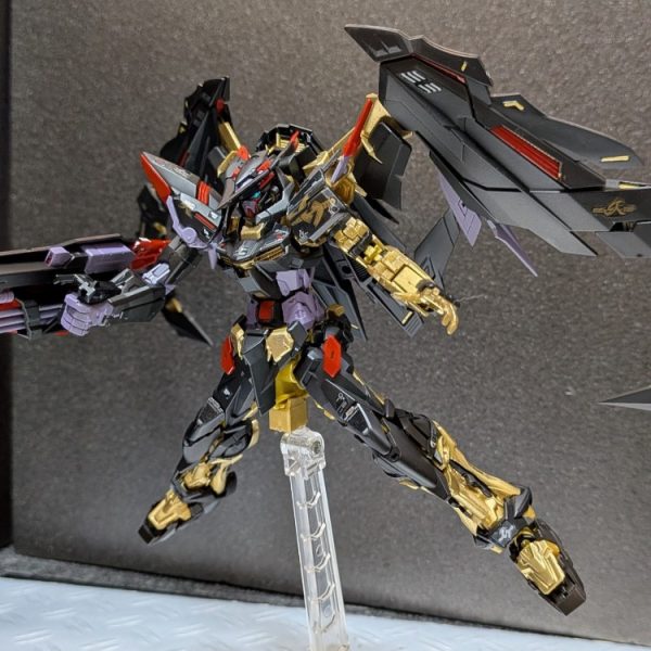 ガンダムアストレイゴールドフレーム天