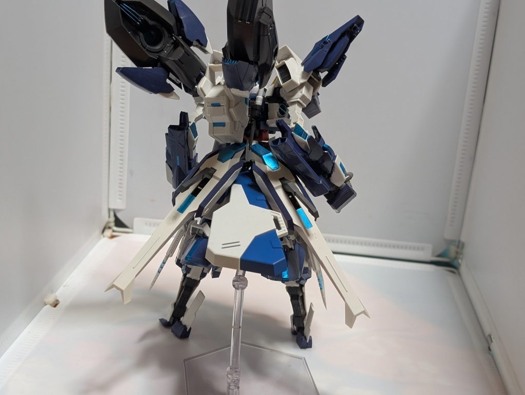 背後くっそ重い…www