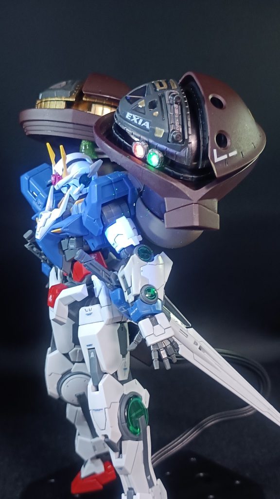 エクシアと…