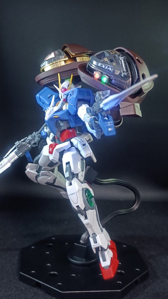 ついに起動したダブルオー！アロウズ部隊を一蹴します。ダブルオー自体大好きな作品ですが、このエピソードは全ロボットアニメの中でも、ベストエピソードだと確信するほど大好きな一話です。今回の制作に合わせて見返しましたが未だにトリハダものです(zaku-kao2)