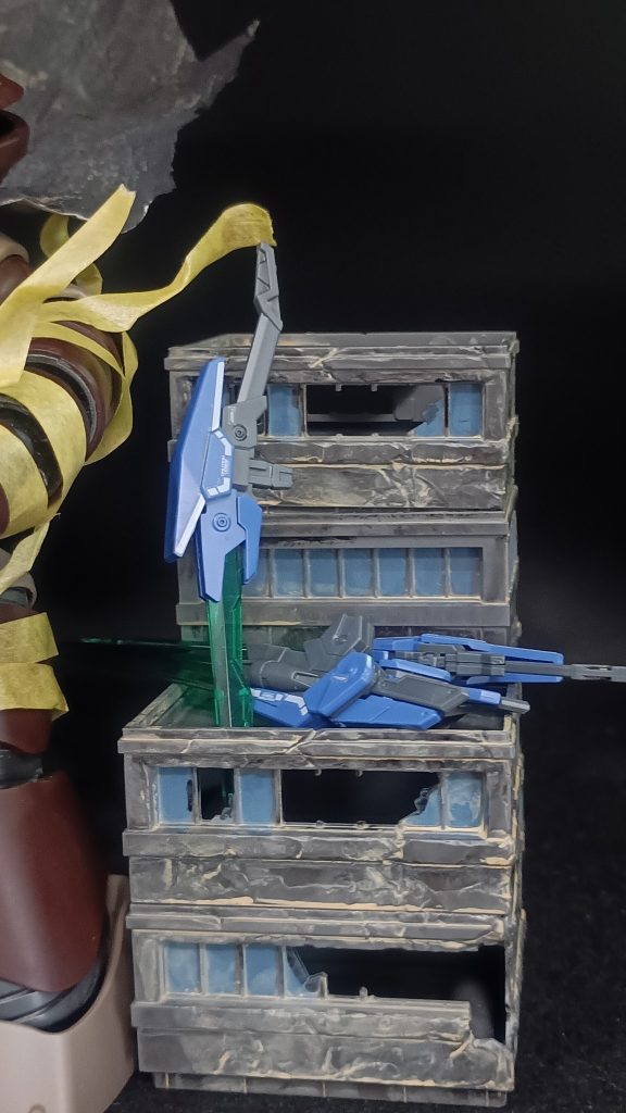 キービジュアルの傍らにはソードが複数転がってましたので、エクシアリペアIVより拝借。