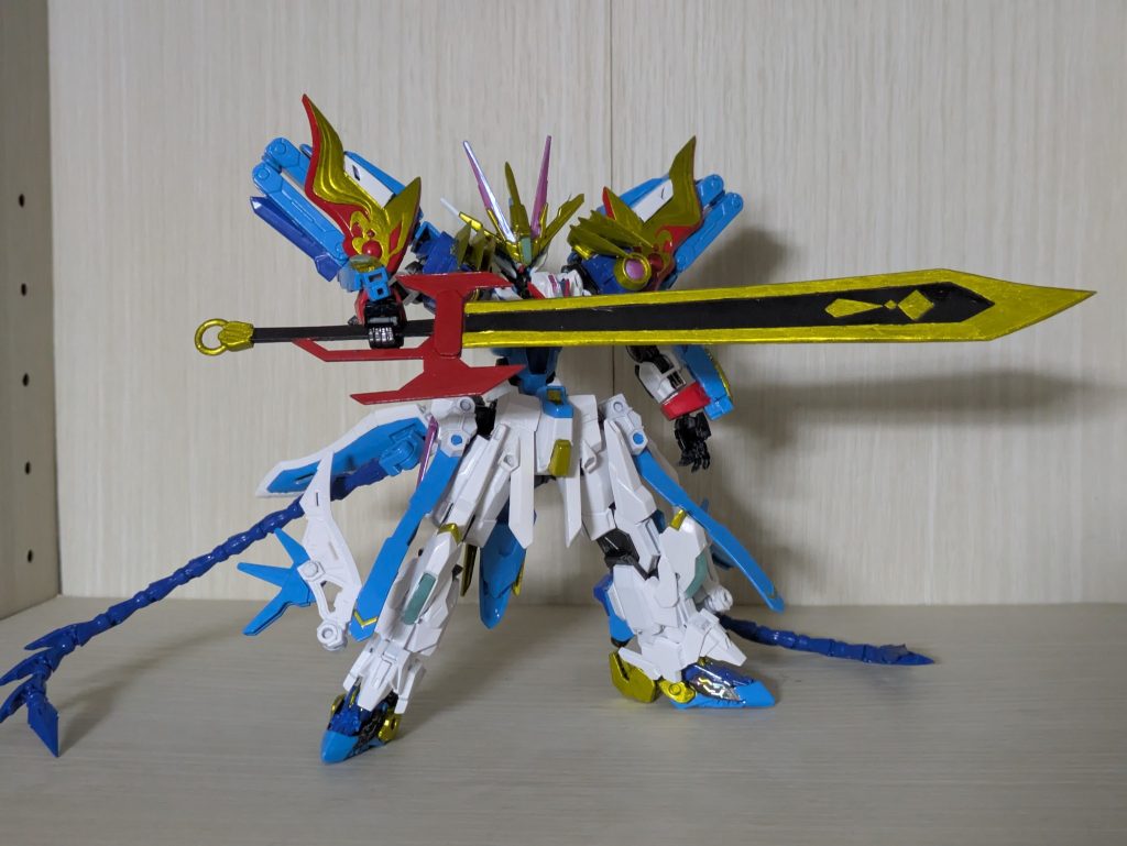 武装今回初めて作るフルスクラッチ剣です(グリップエンドだけ既存キット使ってます)上手い人たちに比べたらまだまだですが素人の初物がこれならまぁ上出来かな〜なんて他にも見ての通りヒートロッドが2本…他にもガントレットから色々武装を出せる設定ですが枚数制限的に載せられませんでした…Xに載せてるからそっちで見てみてね