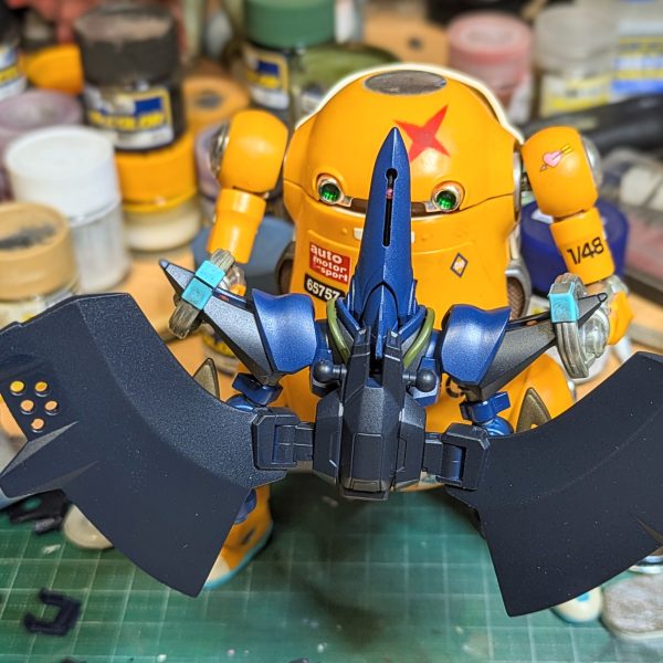 まだ完成していないハンブラビ、ゼータ版も作ったことの無い機種。とてもユニークな形状で作っていて楽しい（3枚目）