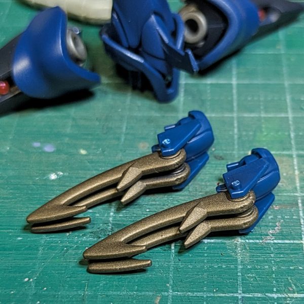 まだ完成していないハンブラビ、ゼータ版も作ったことの無い機種。とてもユニークな形状で作っていて楽しい（5枚目）