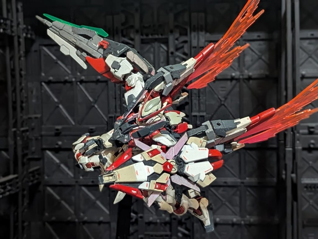 GNドライヴとミノフスキードライブを搭載