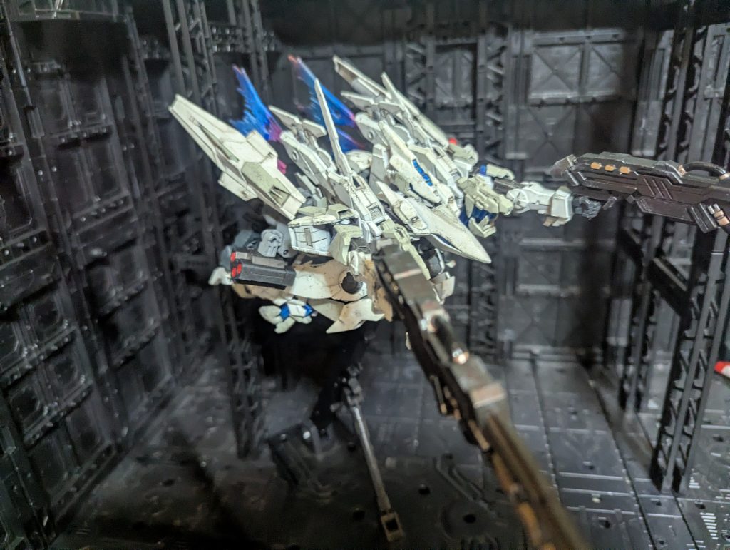 よく見ると前作のアイビス同様にサイコフレーム搭載機。