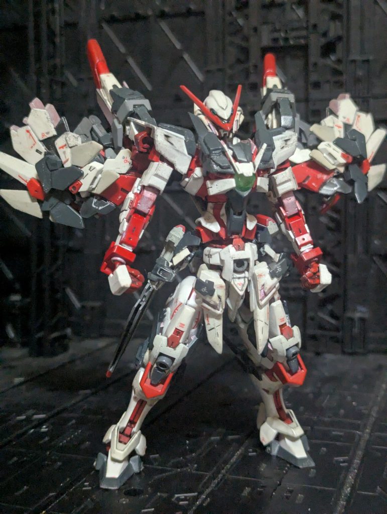 装備追加に伴い、アイビスも微調整。膝アーマーの追加と3mmジョイントの微調整腰部にヴェスバーを追加アイビスアストレイ ver2.1　にアップデート