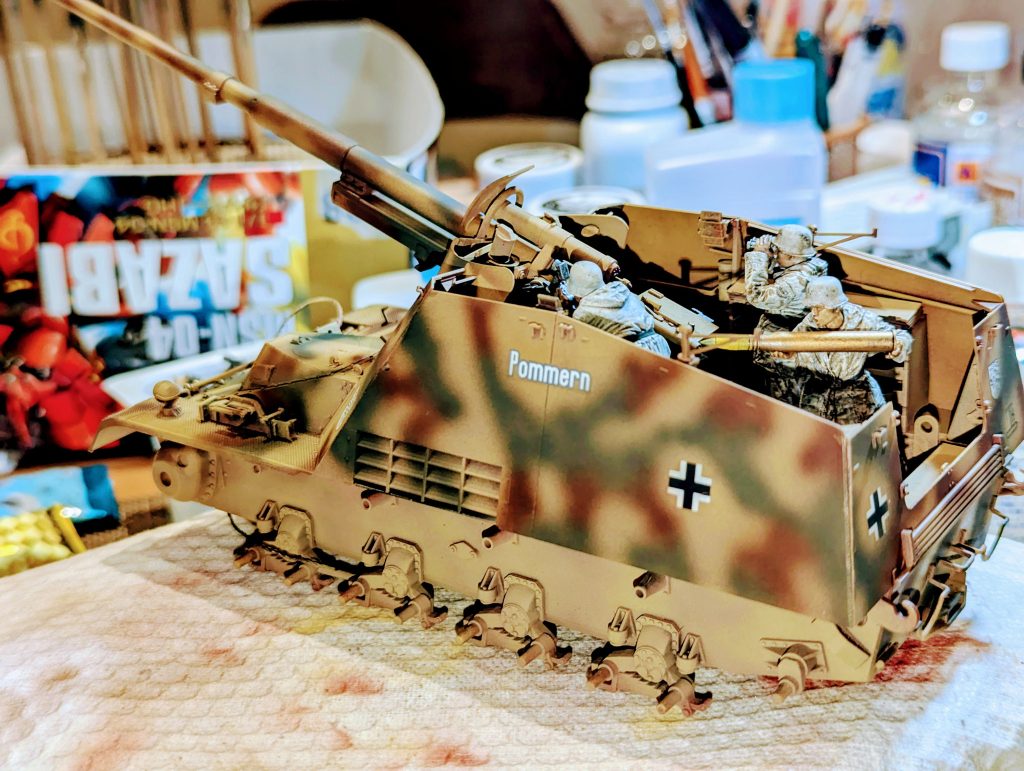 作品名：ソルジャーズ②戦車兵と基本塗装<p>仰角50上げぇぇ❗️Feuer‼️ ナースホルン戦車兵の塗装が終わり、本体組立、下地、基本塗装まで終えました(｀･ω･´)ゞ 黒立ち上げ＋シルバードライブラシにダークイエロー乗せたら発色が青褪めてしまい、泣く泣く伝統の錆 [&hellip;]</p>
