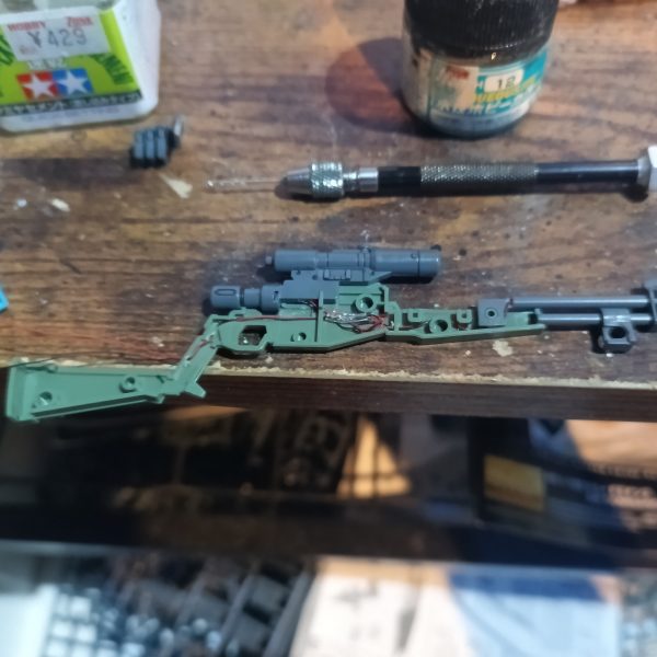 ジムスナイパーII始動です👍写真撮り忘れましたが、銃筒を一旦切離し開孔通線という荒業に挑戦しました😅💦（4枚目）