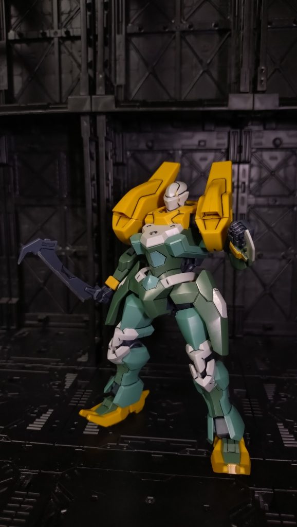 トビグチブレード変わった形のブレードです。どちらかというとフラウロスのアサルトナイフの形状に似ていますね🤔