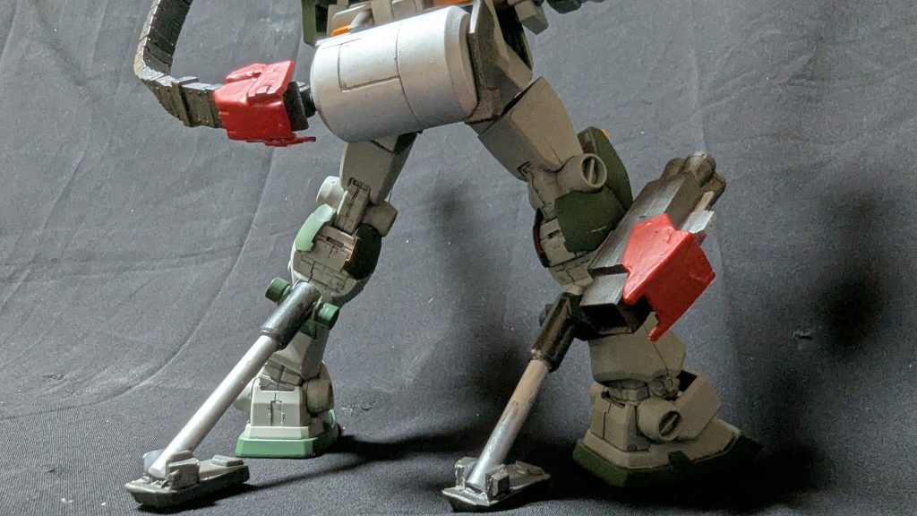 やりたかった事の一つ。発射時には耐ショック用の補助脚が展開。
