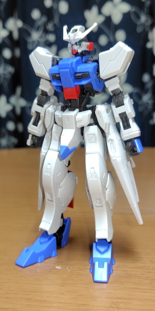 右半身の汎用機らしい、ガンダムらしい機体に仕上がりました。