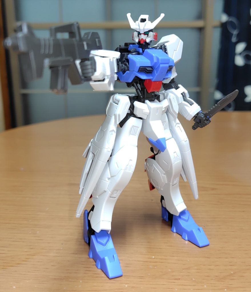 ライフルとナイフを装備して。