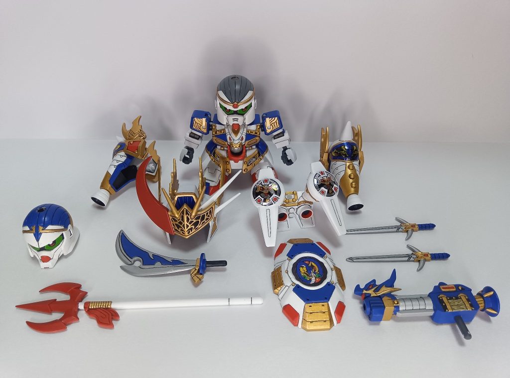 肩鎧、楯、フロントアーマー、ブーストポッド(説明書によると楯らしい)にはキットのホイルシールを使用。デカールと違い曲面に貼るのは難しい⋯それ以前に、改造したフロントアーマーはともかく、それ以外はモールドとサイズが合っていない(肩鎧、楯は大きくてブーストポッドは小さい)のはどういうことだ？
