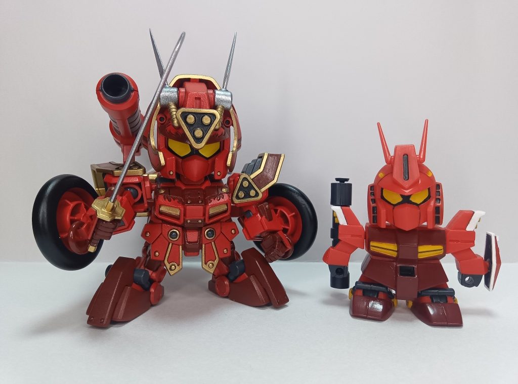 以前、素組み状態で並べたSDBF紅武者と。https://gumpla.jp/sd/25401270
