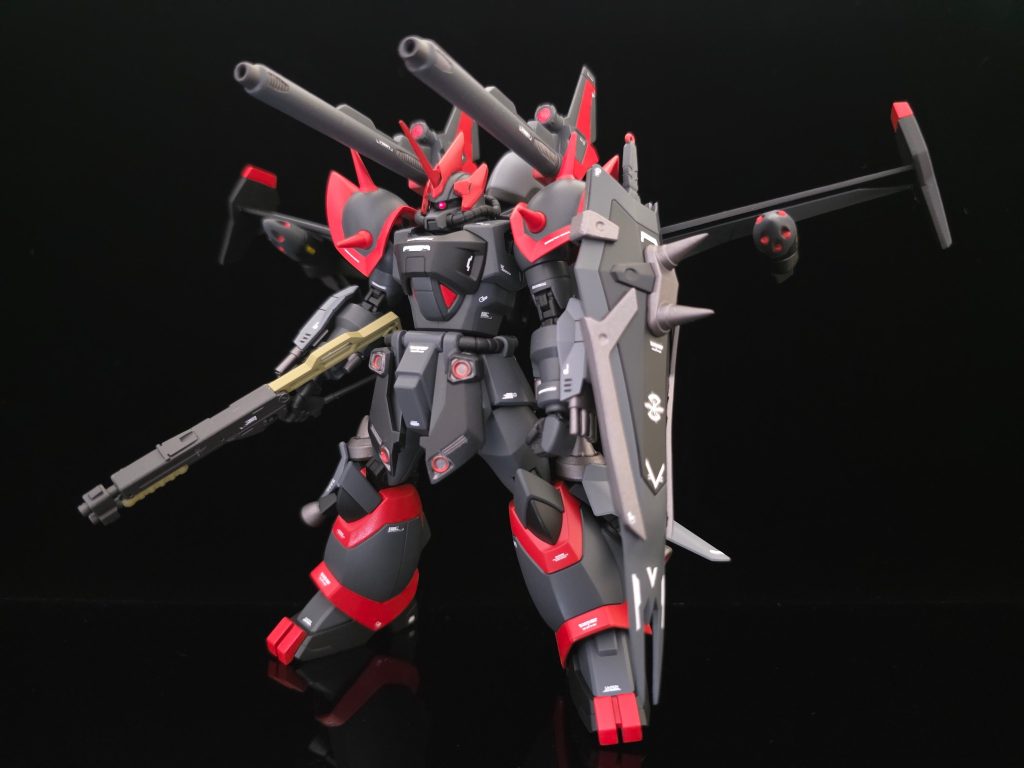 正面。射撃武器にビームキャノン、ショットガン、ミサイルランチャーを追加し、火力を強化しました。